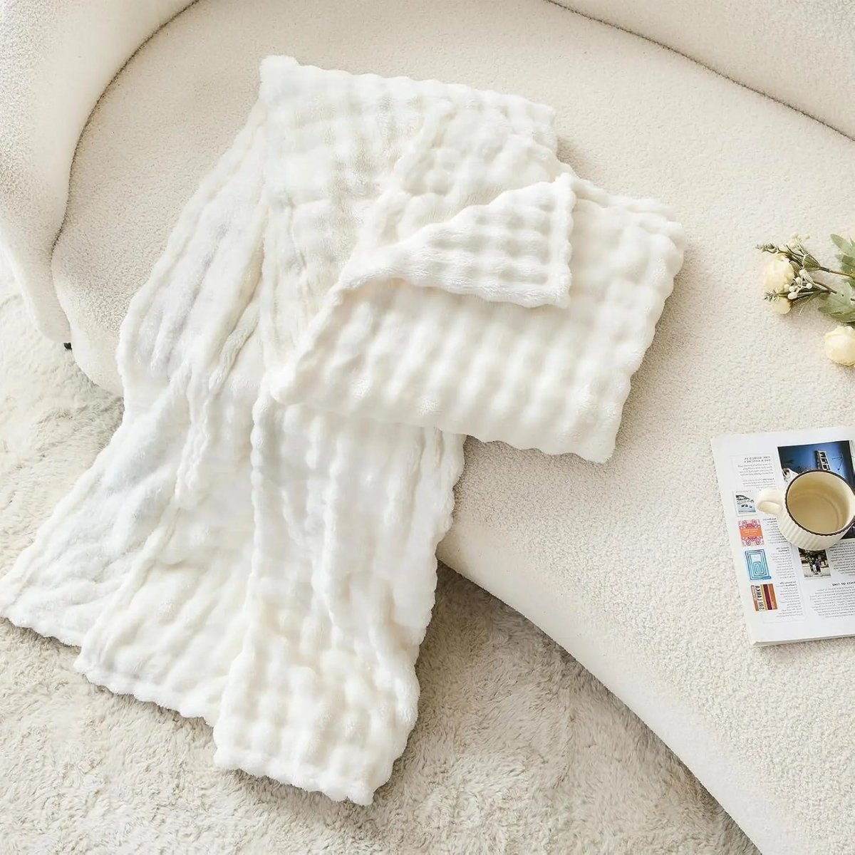 Throw Blankets for Sofa, Fleece Blanket with 3D Bubble Texture