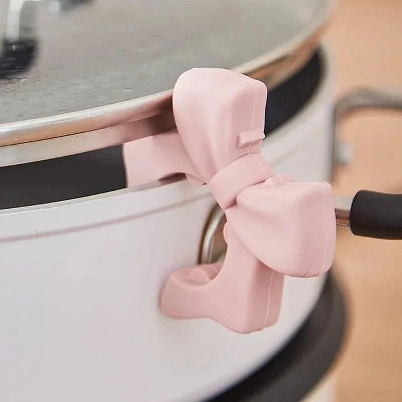 Pot Clip for Spatulas and Spoons, Silicone Spoon Rest and Kitchen Accessories