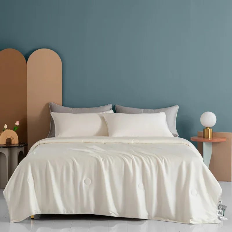 Double Sided Cooling Blanket for Bed, Summer Quilt in Soft Cooling Fabric, Lightweight Summer Blanket for Sleep_01