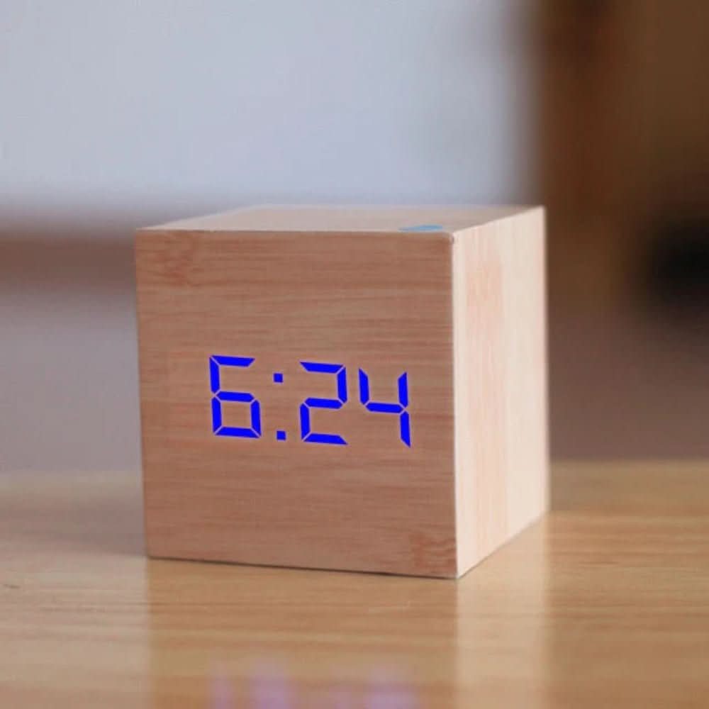 Digital Alarm Clock, Small Digital Clock with Temperature and Date, Mini LED Bedside Alarm Clock for Desk and Bedroom_08