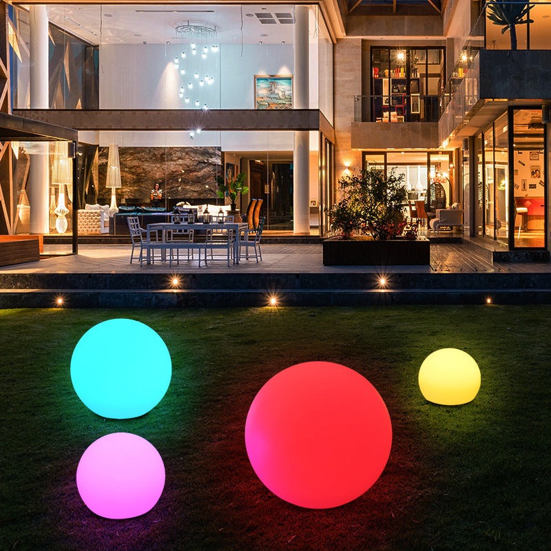 Lumisphere | Stylish Modern Solar Globe Outdoor Garden Light 1