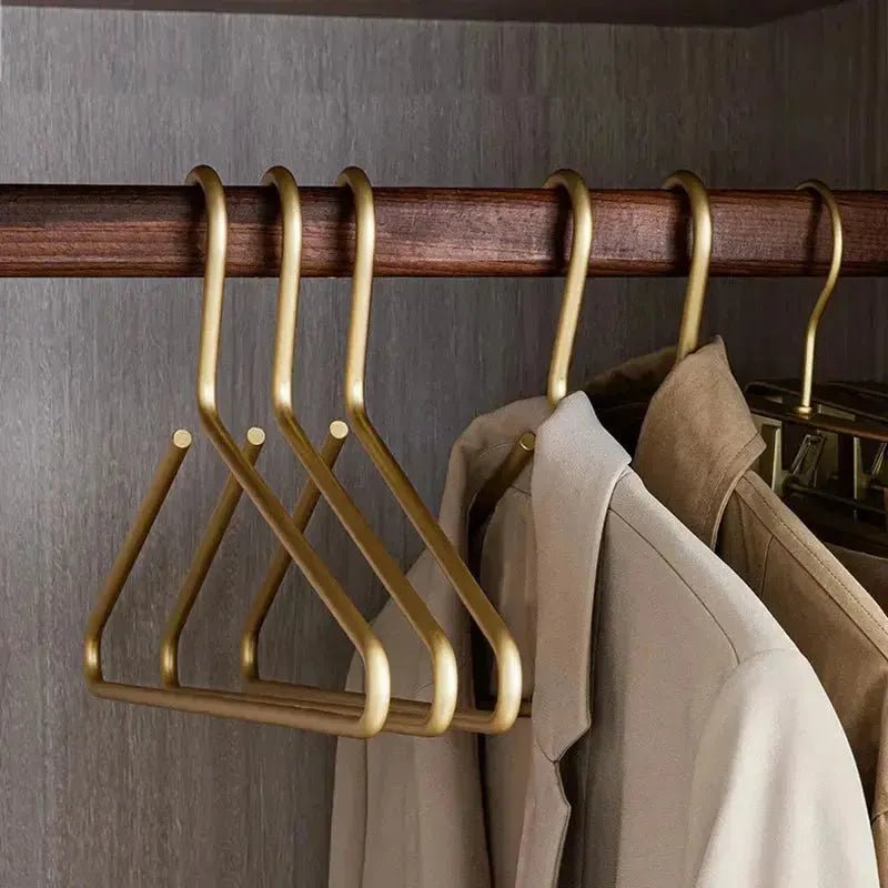 Metal Coat Hangers Set of 5, Space Saving Clothes Hangers for Wardrobe