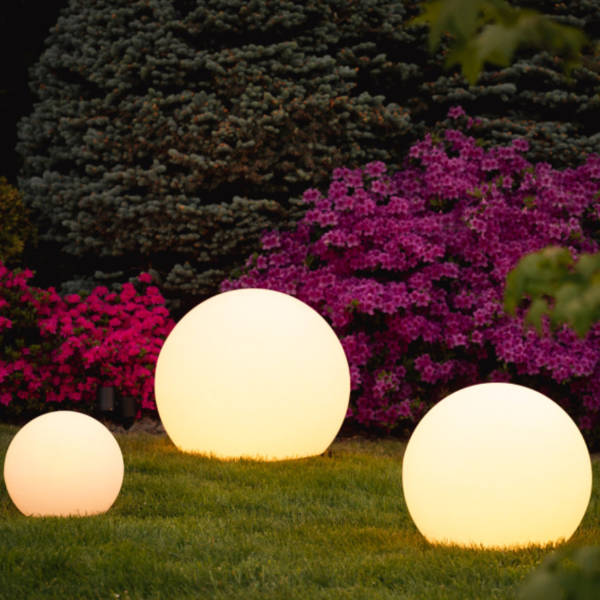 Mira Globe Light | Solar Outdoor LED Garden Lighting, 16 Colors 8