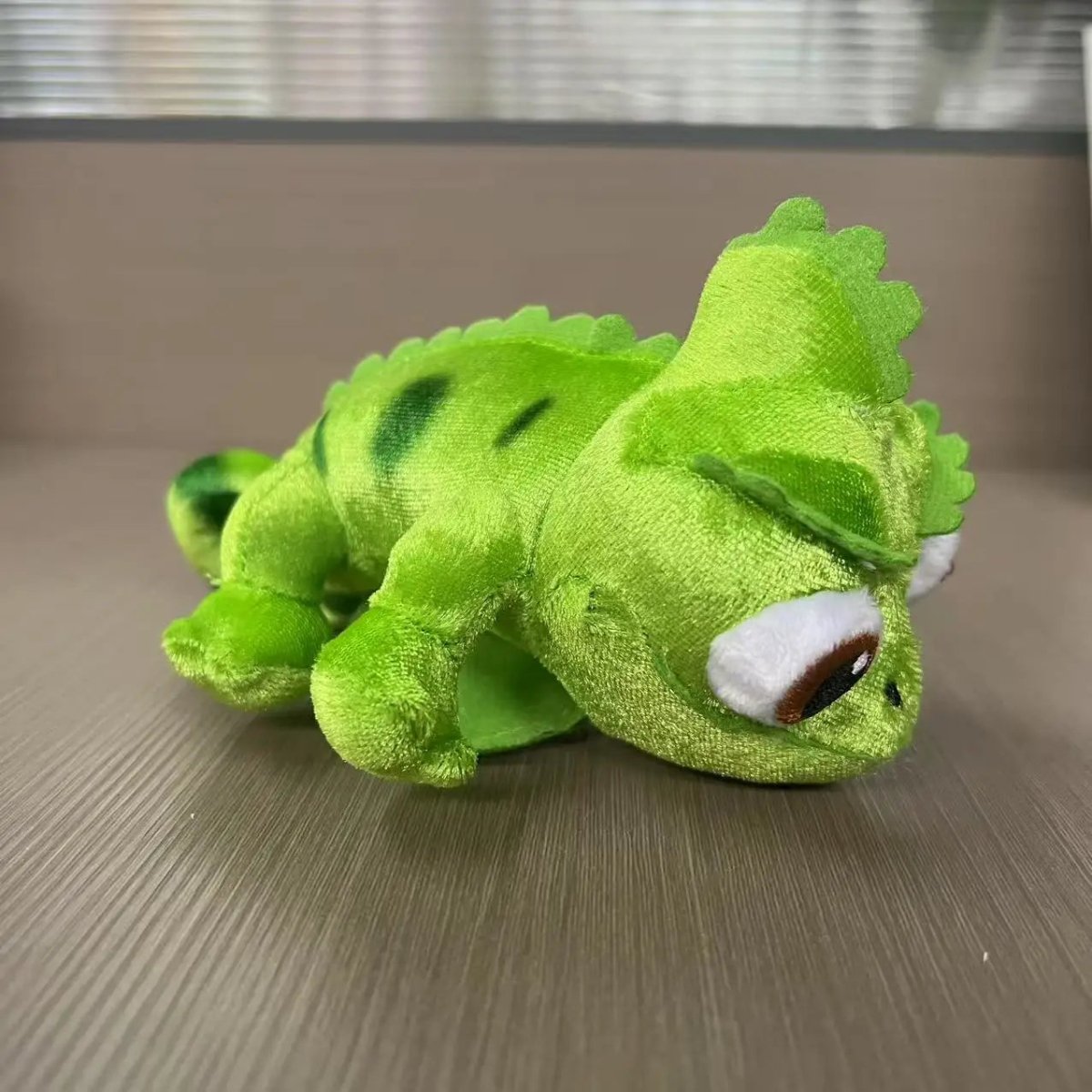 Chameleon Soft Toy 15 cm, Cute Plush Toy for Kids, Colourful Stuffed Animal and Kawaii Plushie_07