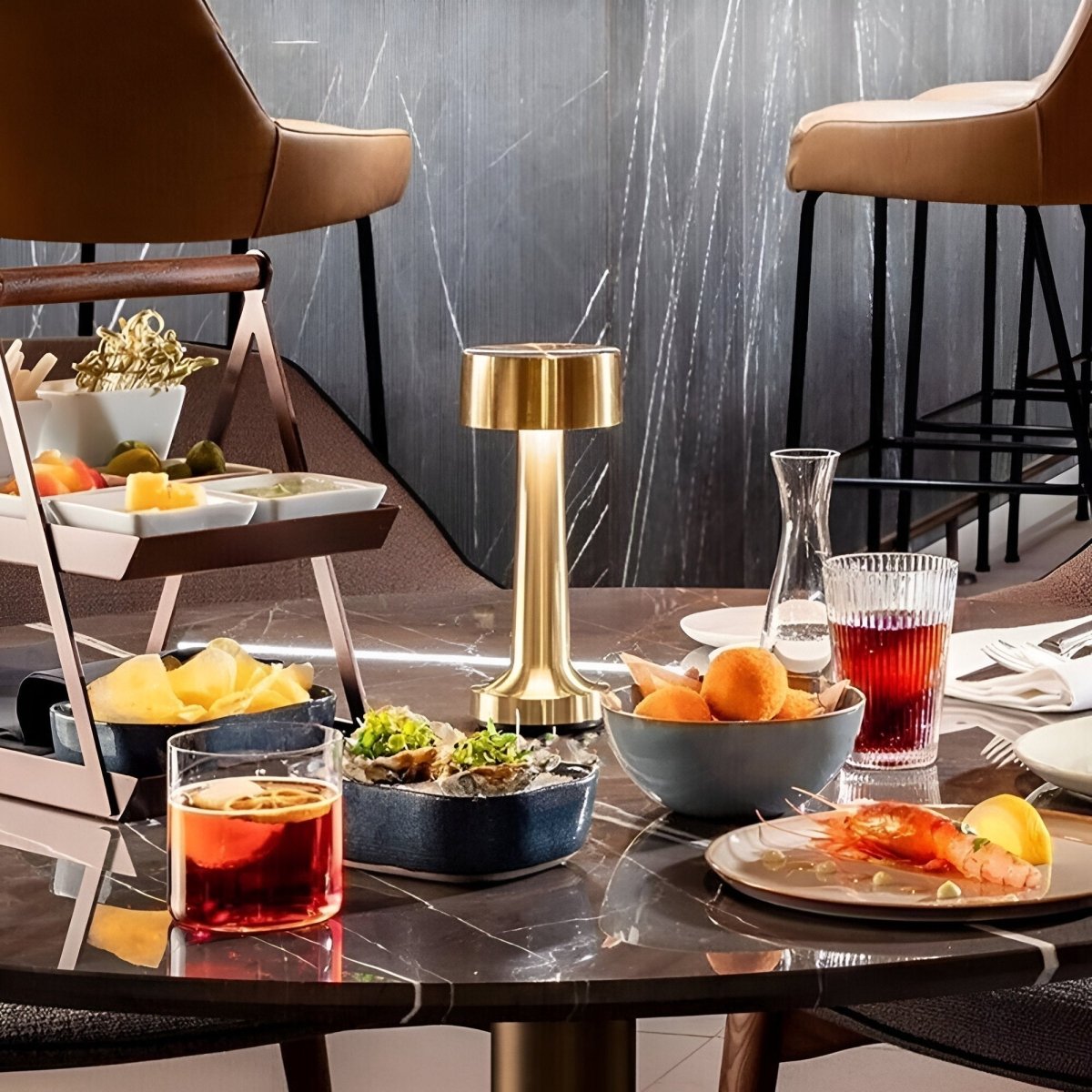 Rechargeable Table Lamp with Qi Wireless Charging, Touch Bedside Lamp Dimmable, LED Desk Lamp for Living Room_07