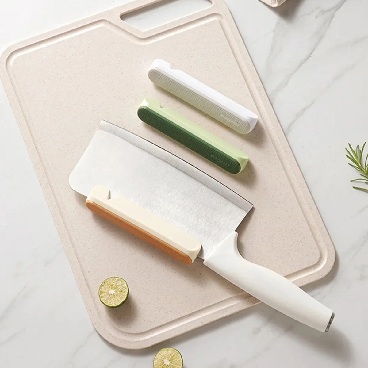 Finger Guard for Cutting, Vegetable Holder with Clamping Prongs, Onion Holder, Kitchen Gadget for Safe Slicing_05