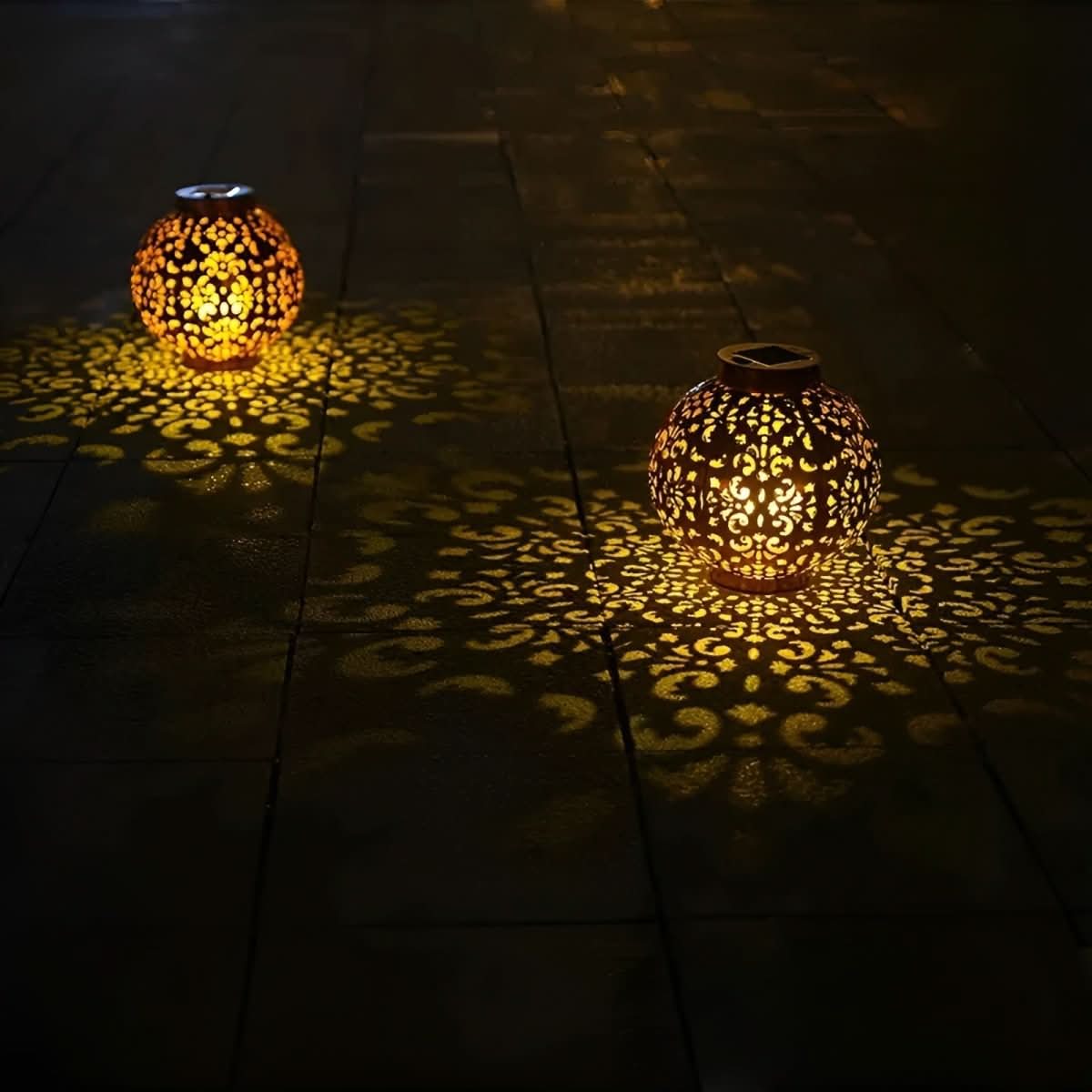 Vintage Solar Garden Light, Hanging Solar Lantern with Hollow Pattern, Outdoor Solar Lights, Garden Lighting_01
