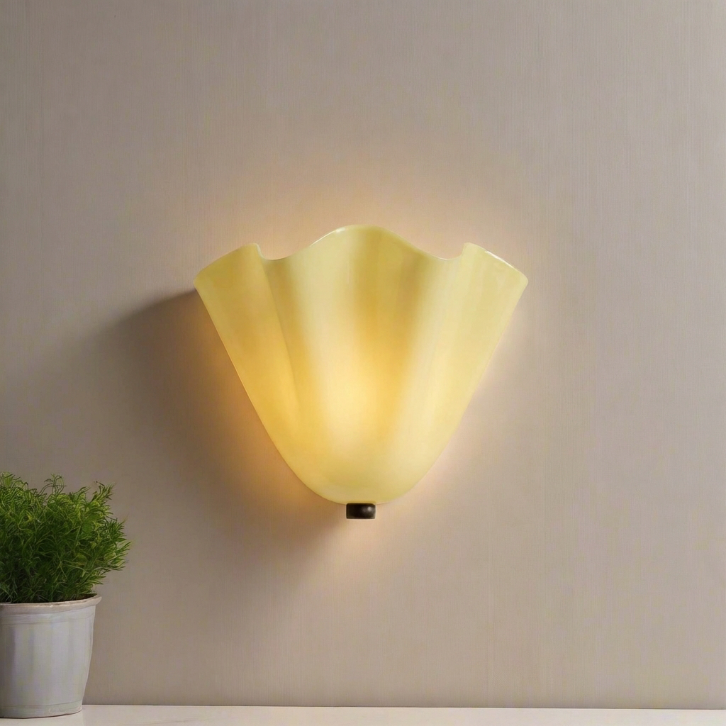 VitraShell | Elegant Vintage Stained Glass Wall Sconce Lighting 1