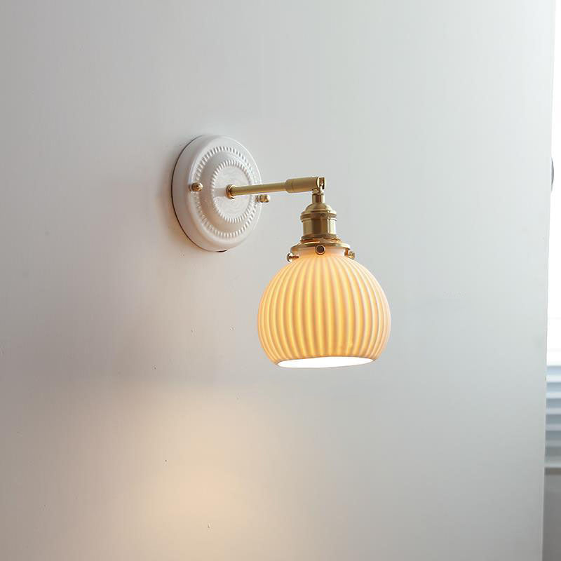 Ceramica | Elegant Vintage Japanese Brass Wall Light Fixture 10