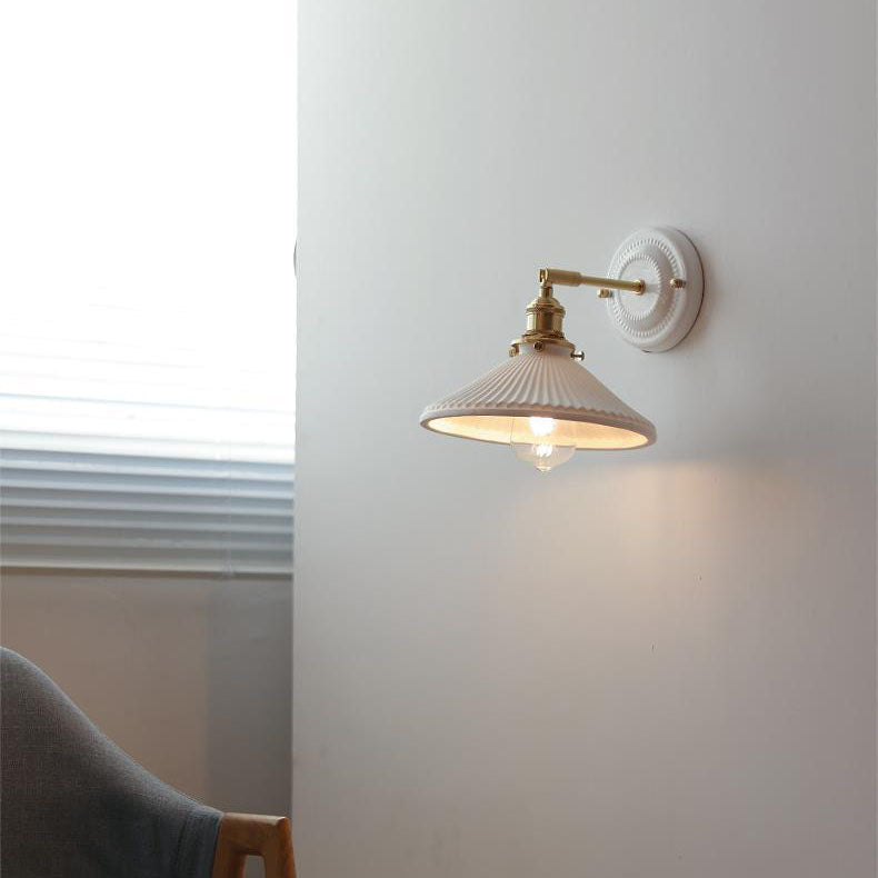 Ceramica | Elegant Vintage Japanese Brass Wall Light Fixture 3