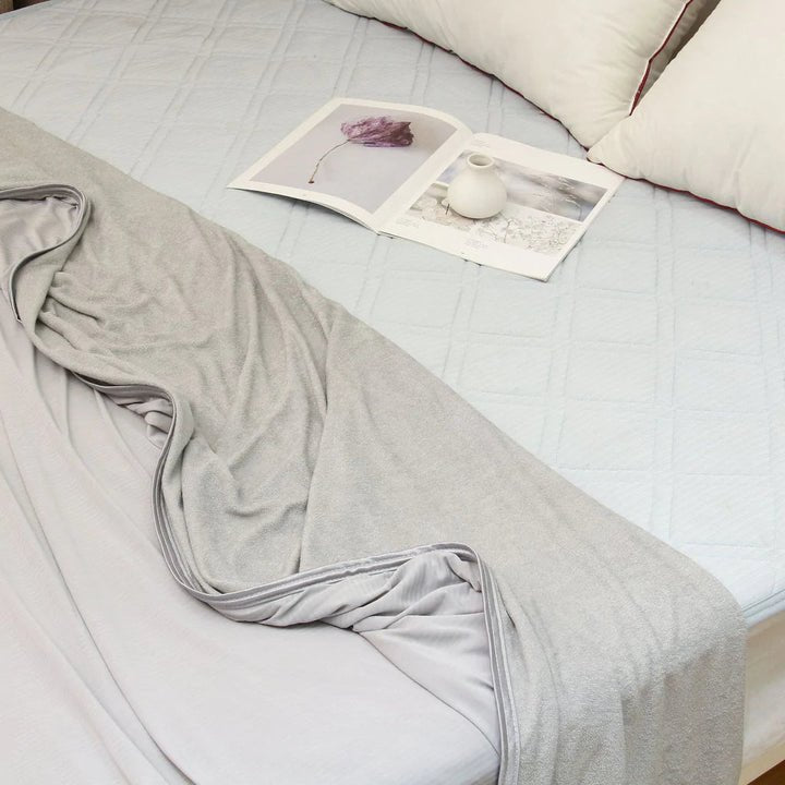 Cooling Blanket Collection | Cooling Blanket for Bed with IceFabric Technology | Lightweight Design for Refreshing Sleep 2