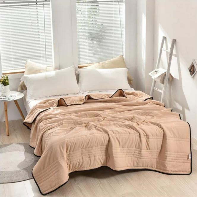 Cooling Blanket for Bed with Moisture-Wicking Fabric | Lightweight Design for Refreshing Sleep 9