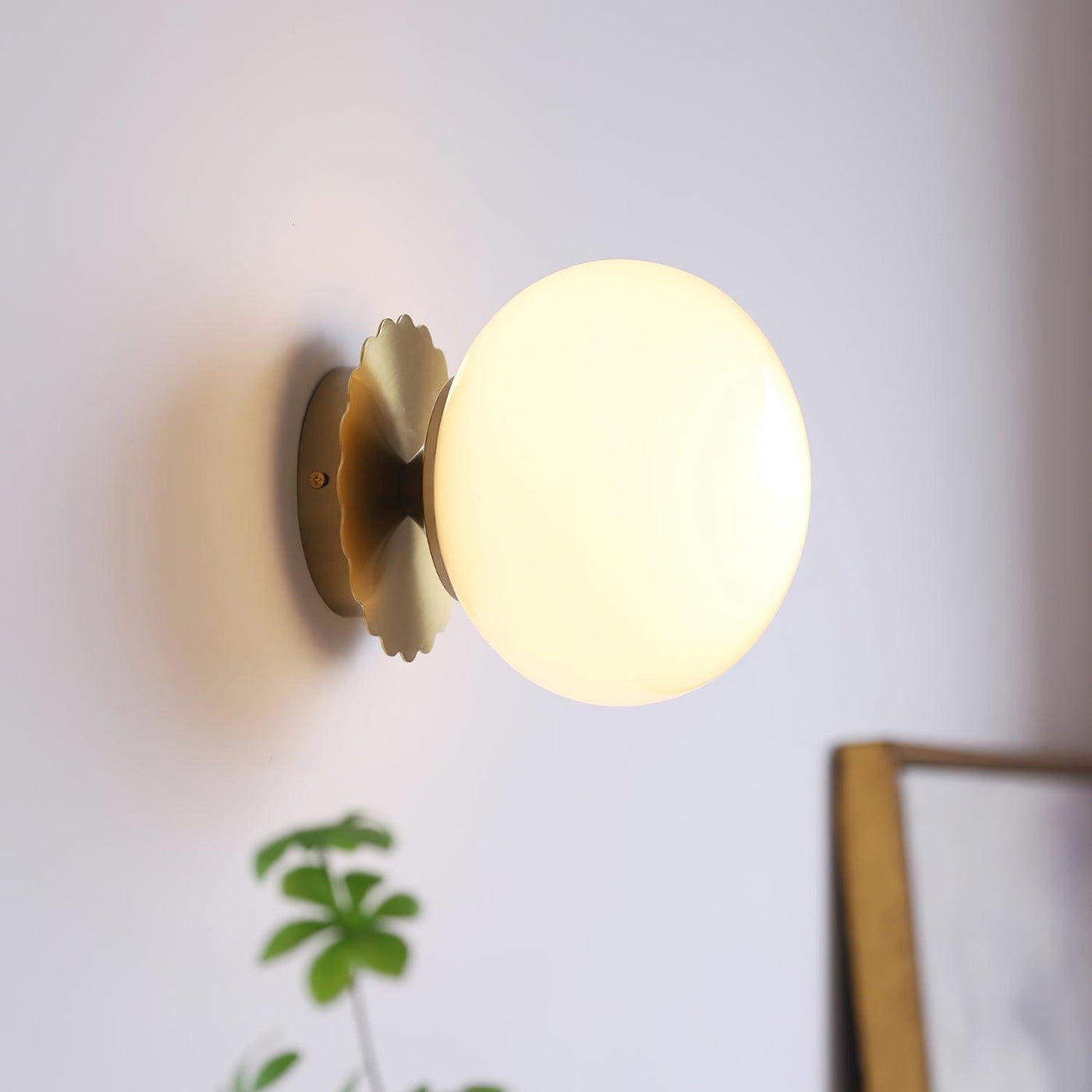 GloboBrass | Elegant Vintage Brass Globe Glass Wall Sconce 3