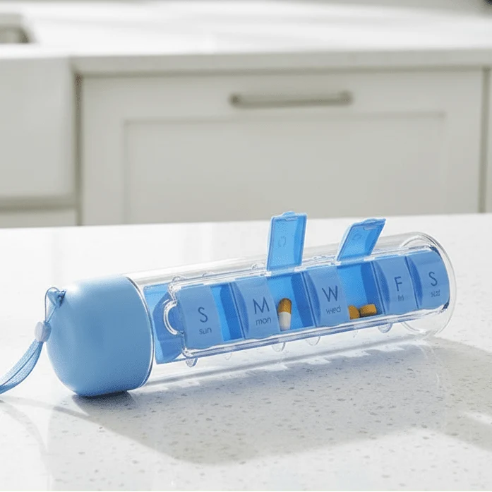7 Day Pill Organiser with Water Bottle, Weekly Pill Box and Dosette Box for Travel, Portable Pill Sorter for Vitamins