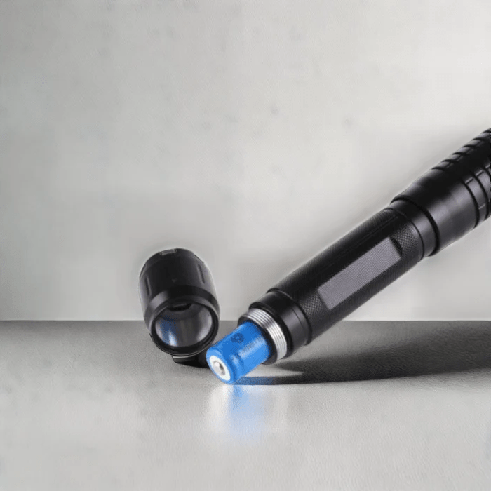 LED Torch with Adjustable Focus, Aluminium LED Flashlight for Camping and Hiking, Camping Light for Outdoor Use_02