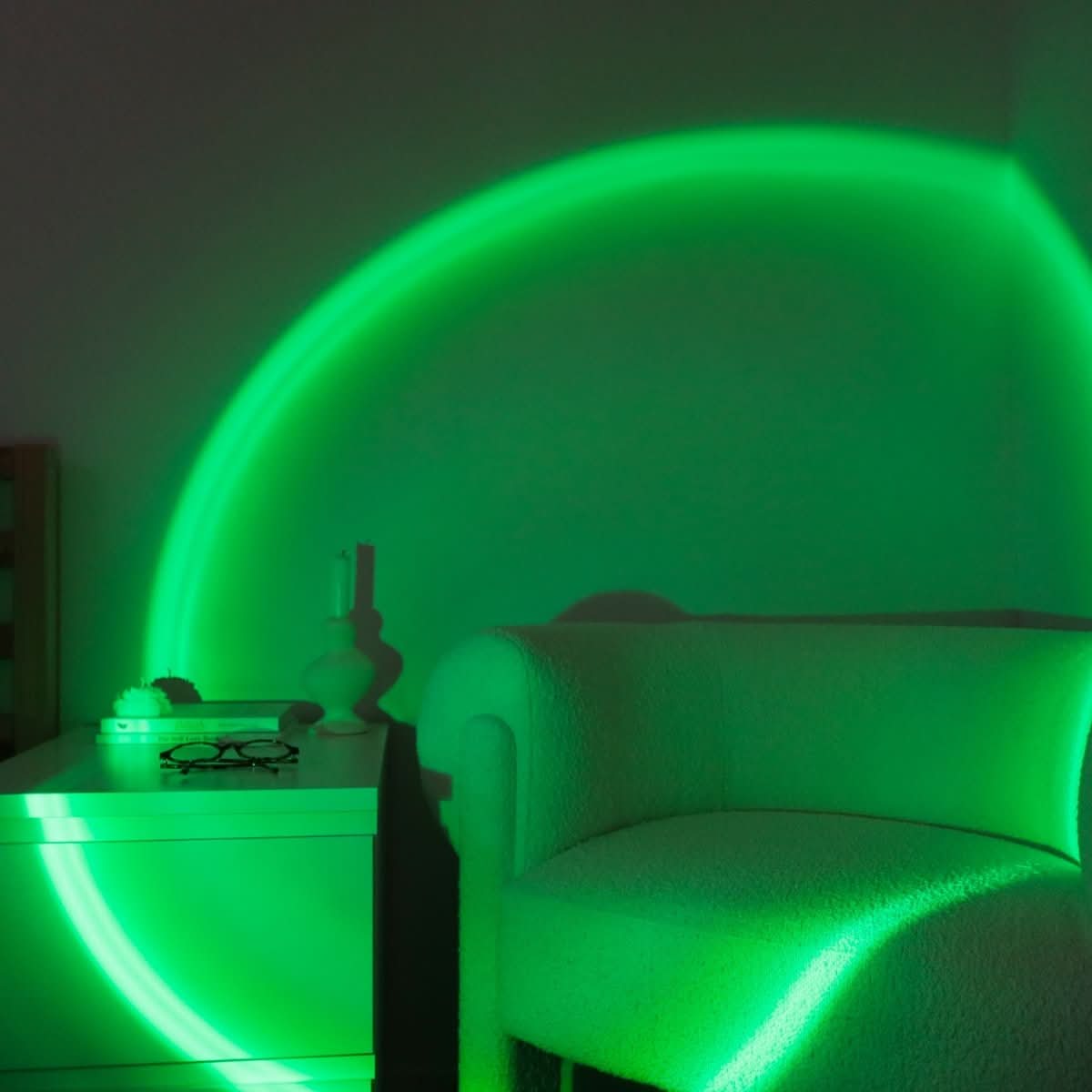Sunset Lamp Projector with 16 Colours, LED Ambient Light for Bedroom, USB Lamp with 180 Degree Rotation, Mood Lighting_06