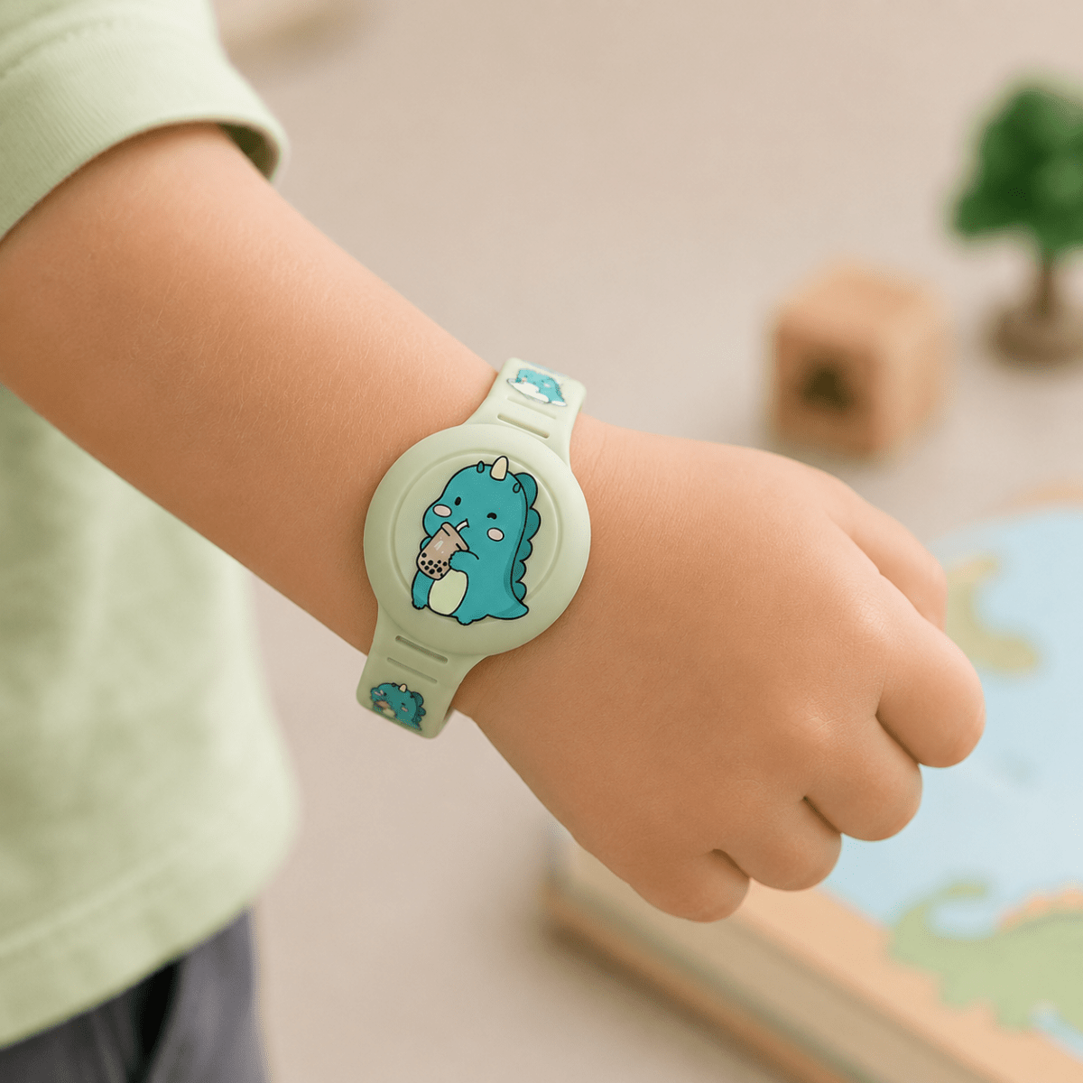 GPS Tracker Bracelet for Kids, GPS Tracker for Kids with Real Time Tracking, Kids GPS Wristband with Adjustable Strap