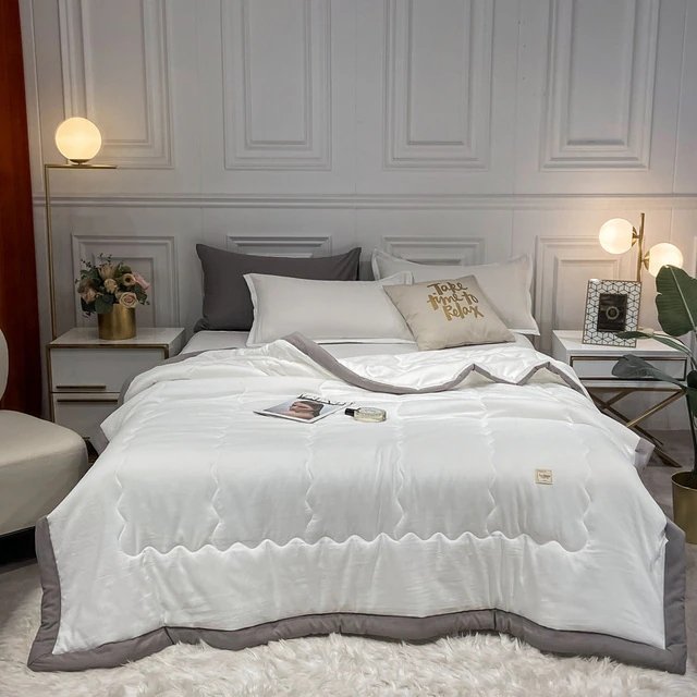 Lightweight Cooling Blanket | Moisture-Regulating Breathable Design for Summer Comfort