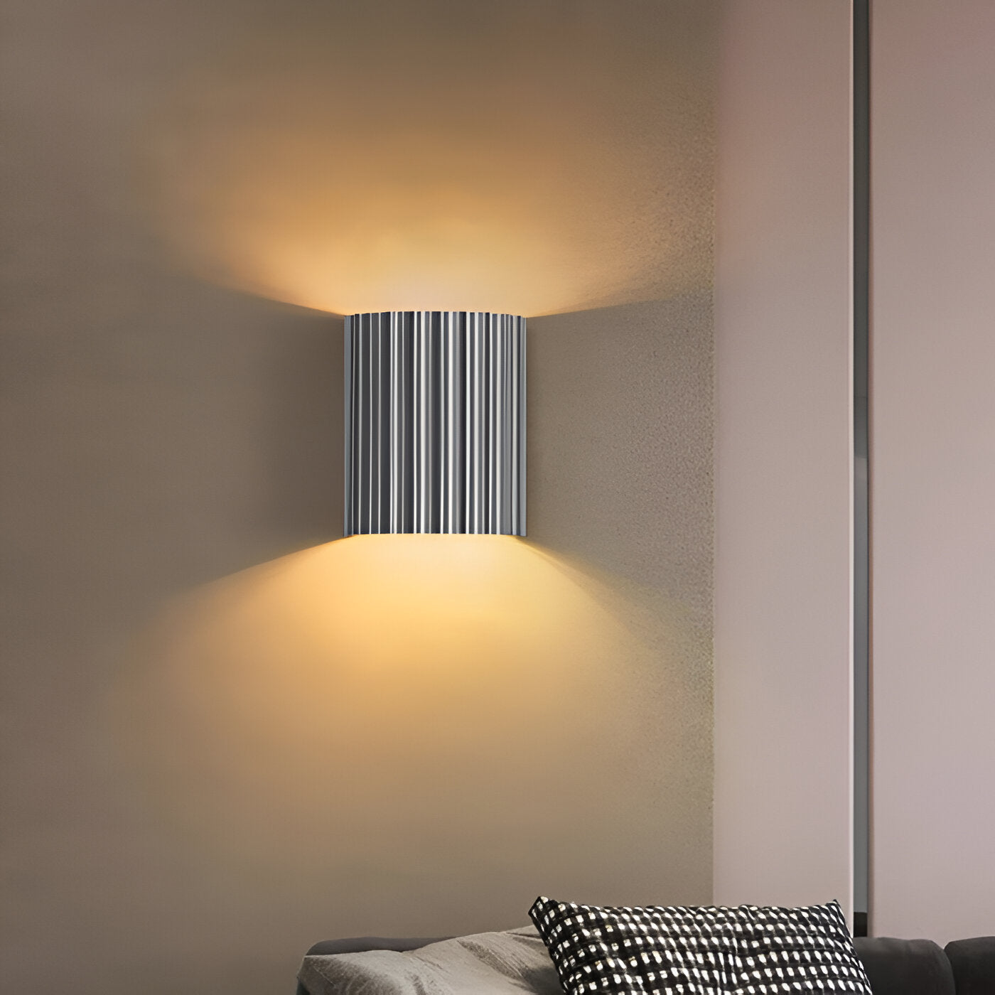 ResinWave | Modern Adjustable LED Wall Sconce with Striped Design 6