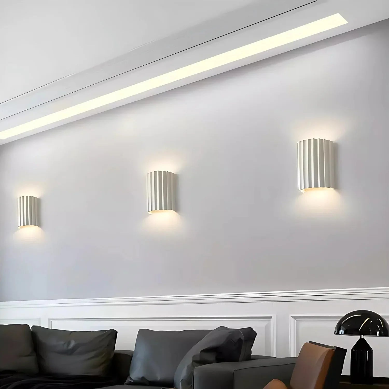 ResinWave | Modern Adjustable LED Wall Sconce with Striped Design 7