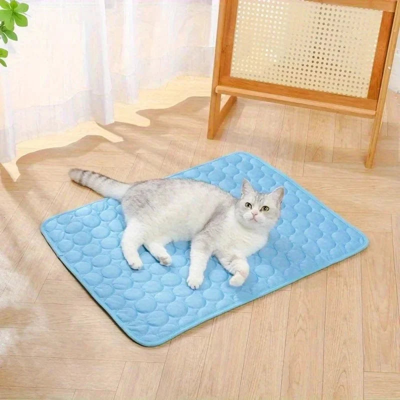 Dog Cooling Mat Pressure Activated, Pet Cooling Mat for Cats, Washable Cooling Pad for Dogs with No Freezing Needed_04