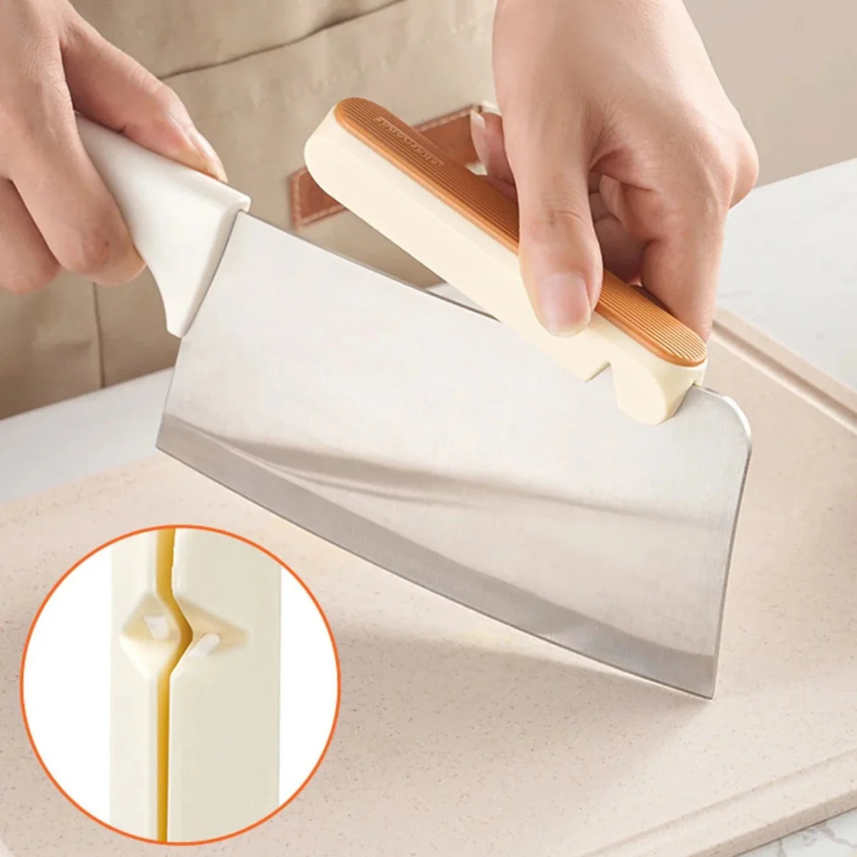 Finger Guard for Cutting, Vegetable Holder with Clamping Prongs, Onion Holder, Kitchen Gadget for Safe Slicing_04