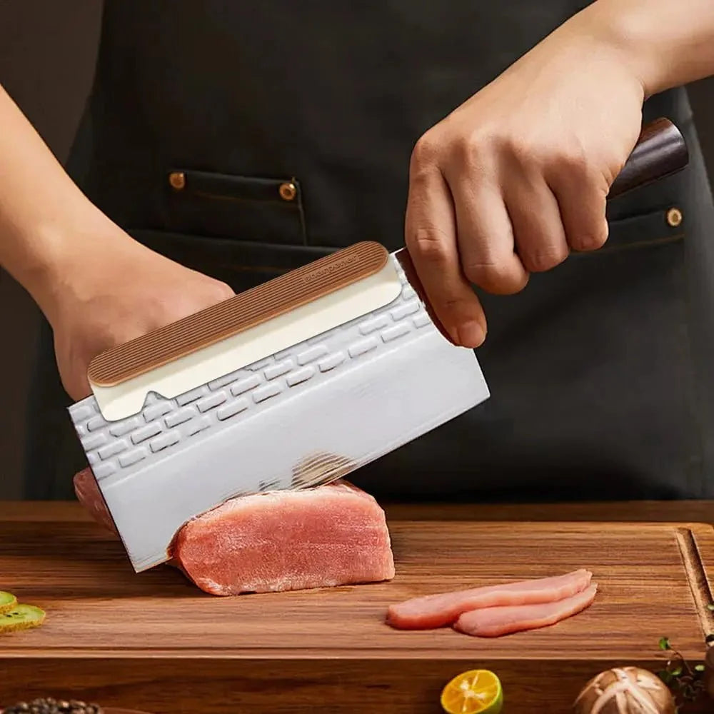 Finger Guard for Cutting, Vegetable Holder with Clamping Prongs, Onion Holder, Kitchen Gadget for Safe Slicing_02