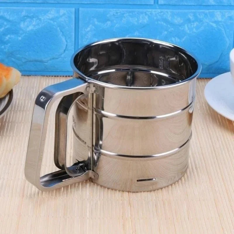 Stainless Steel Flour Sifter, One Handed Kitchen Sieve for Icing Sugar, Baking Equipment and Kitchen Accessories_05