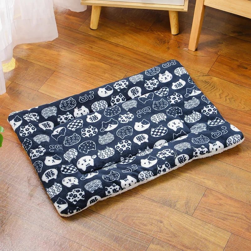 Warm Dog Mat with Soft Flannel Surface, Padded Cat Mat for Sleeping, Soft Pet Mat for Dogs and Cats in 3 Sizes_06