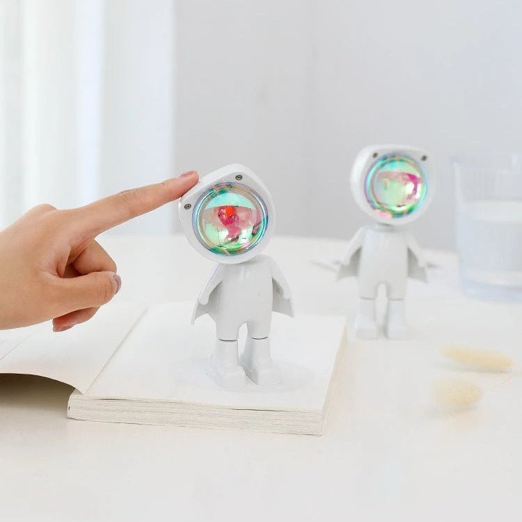 Astronaut Night Light, Rechargeable Night Light with Rainbow Ambient Light, Cordless Bedroom Lamp, Battery Lamp_02