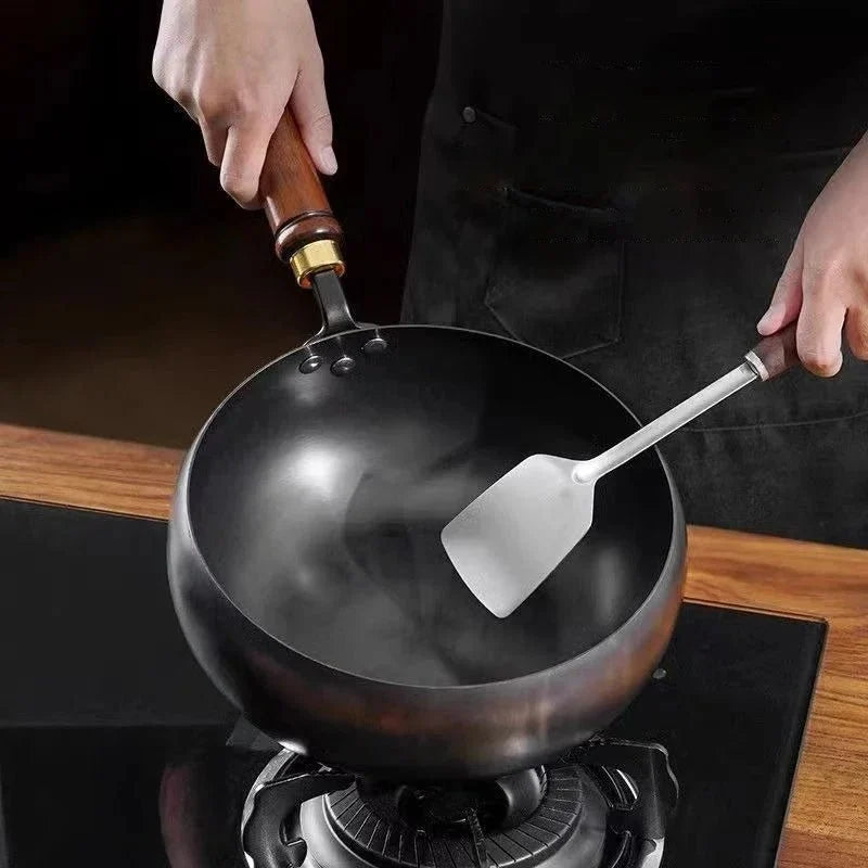 Wrought Iron Frying Pan, Deep Frying Pans with Wooden Handle, Hand Forged Uncoated Iron Pan, 24/28 cm_03