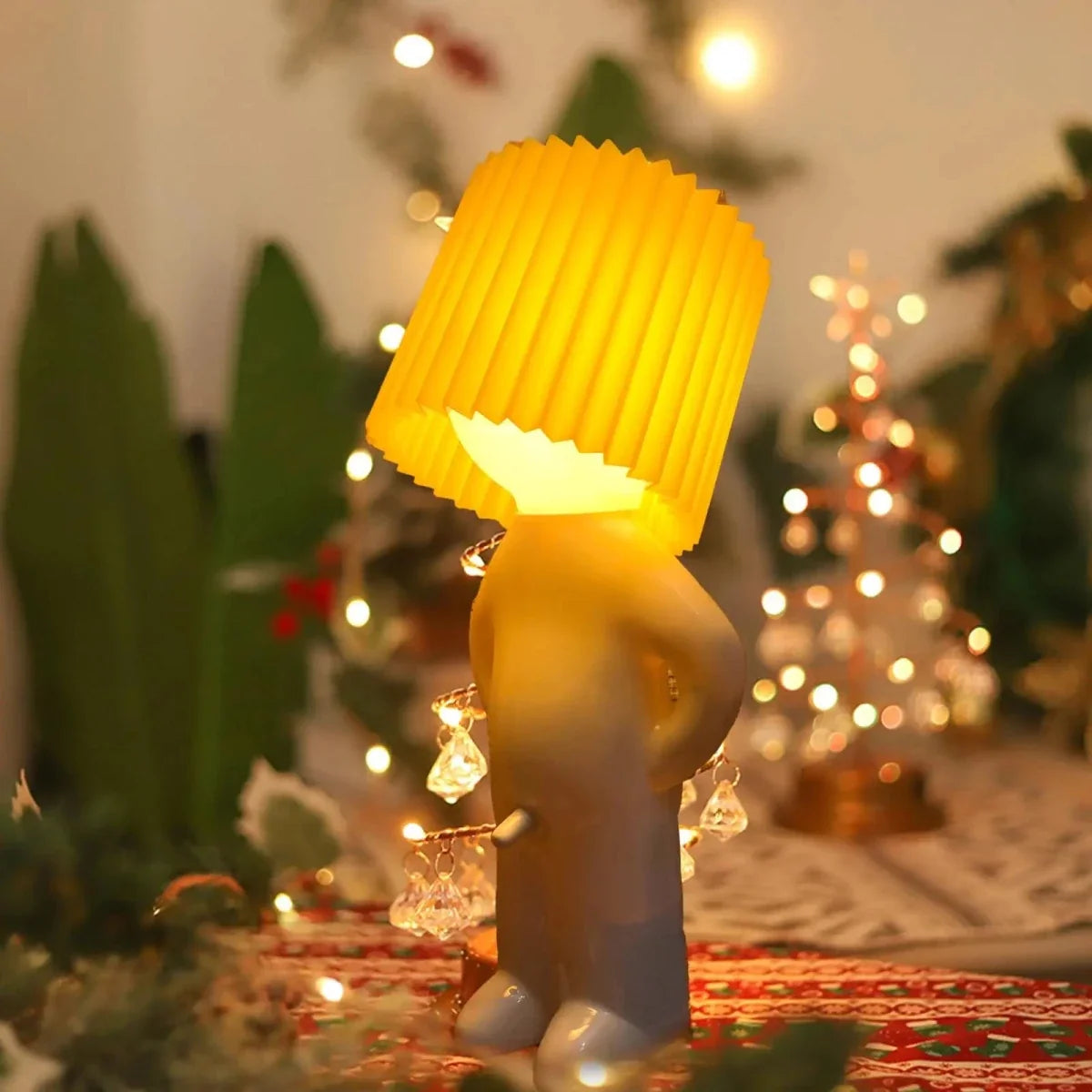 Small Table Lamp with Wobble Design, LED Lamp for Living Room and Children's Room, Cute Ambient Lighting