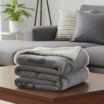 Dog Blanket for Sofa, Sherpa Cat Blankets for Bed and Carrier, Soft Fluffy Puppy Blanket for Dogs and Cats_00