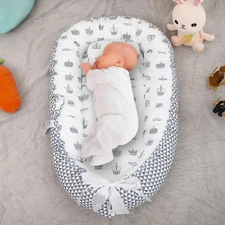 Travel Cot, Foldable Baby Cot for Home and On the Go, Portable Baby Crib, Lightweight Baby Bed
