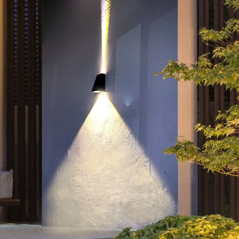 SolaraLight | Modern Eco-Friendly Aluminium Outdoor Wall Light 2