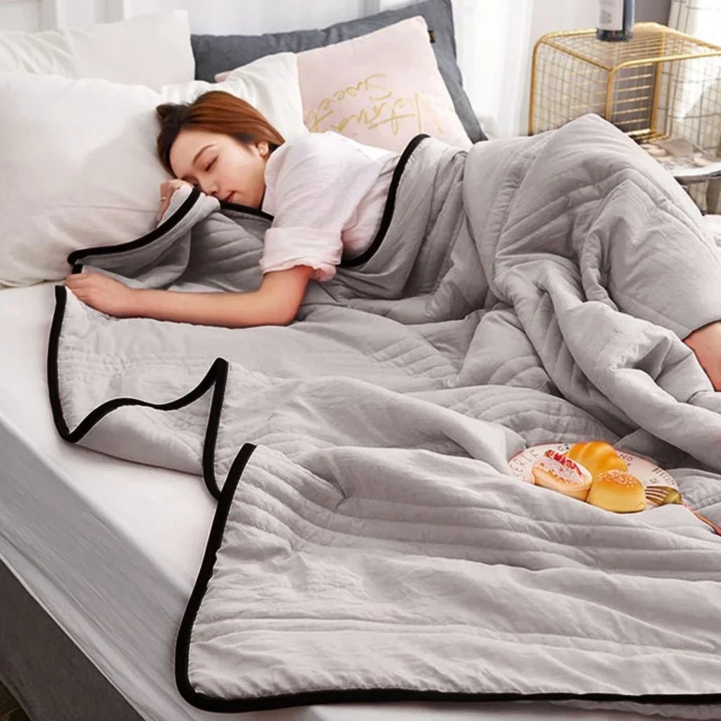 Summer Cooling Blanket | Breathable Fabric for Refreshing Comfort | Lightweight Design for Hot Nights