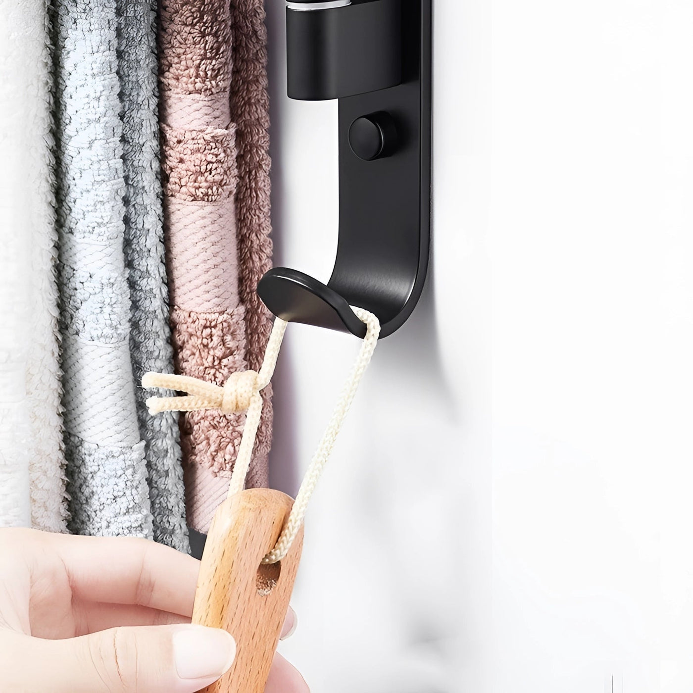 Towelix | Black Towel Rack with 5 Swivel Arms | Space-Saving Design for Stylish Bathrooms 2