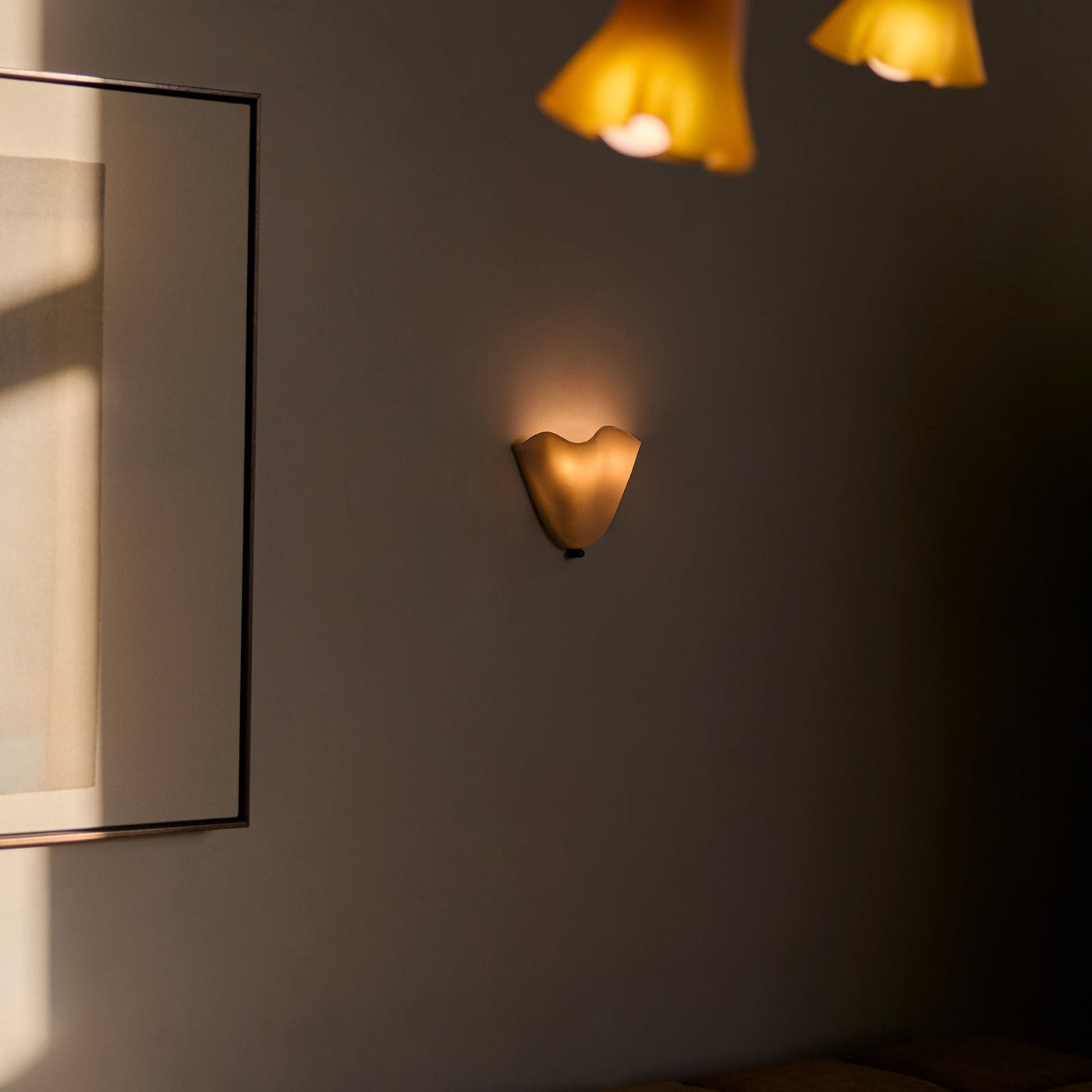 VitraShell | Elegant Vintage Stained Glass Wall Sconce Lighting 4